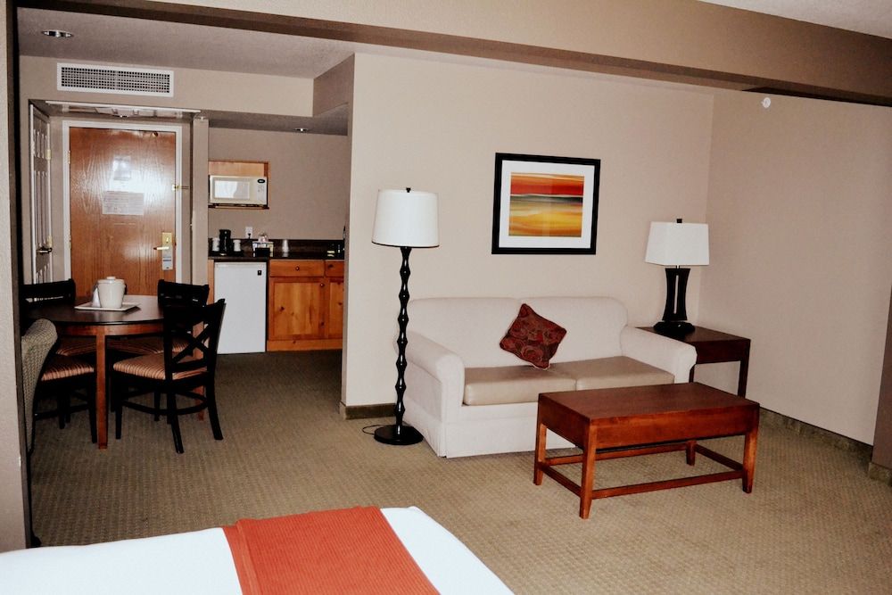 Suite, 1 King Bed