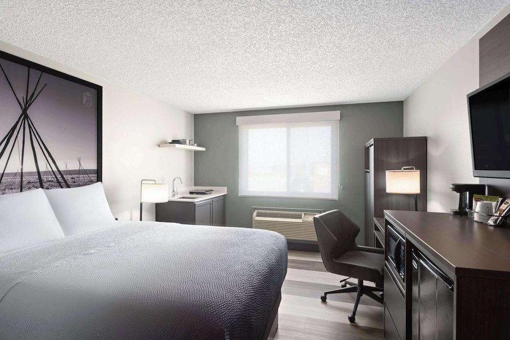 Room, 1 Queen Bed, Non Smoking, Kitchenette