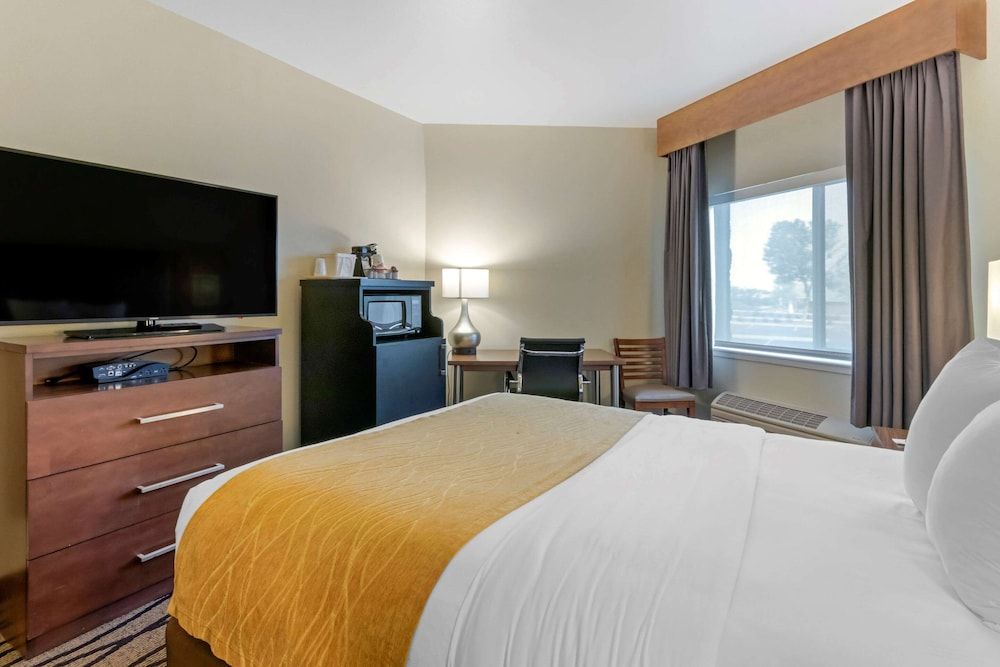 Suite, 1 Queen Bed with Sofa bed, Accessible, Non Smoking