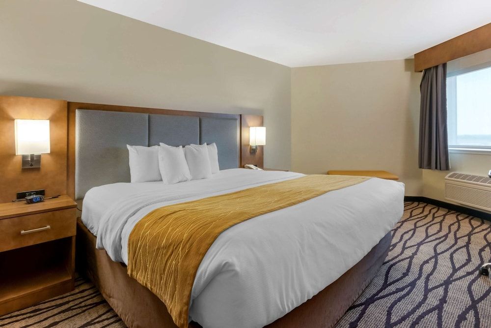 Suite, 1 King Bed, Non Smoking