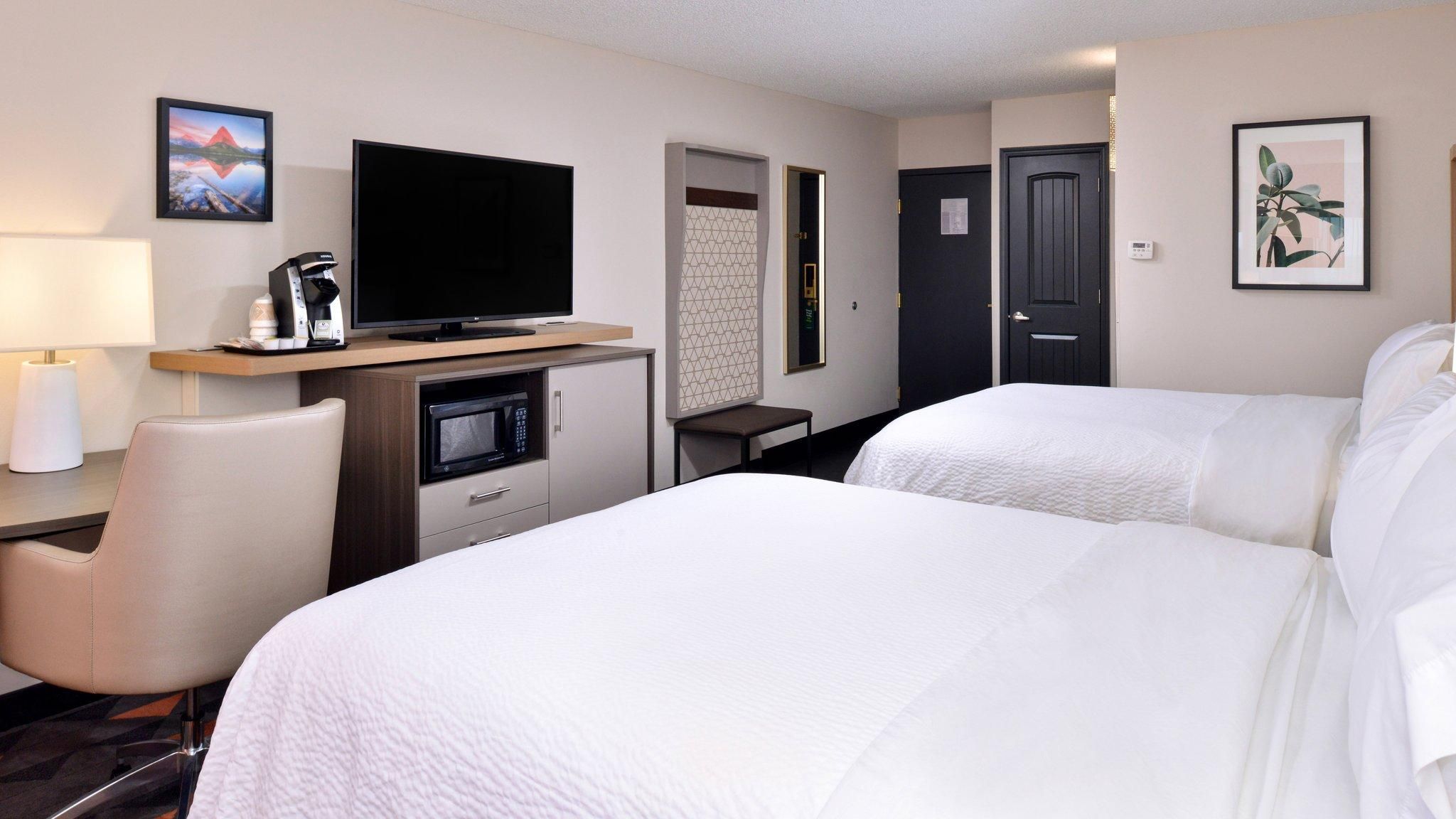 2 Queen Beds Standard Atrium View