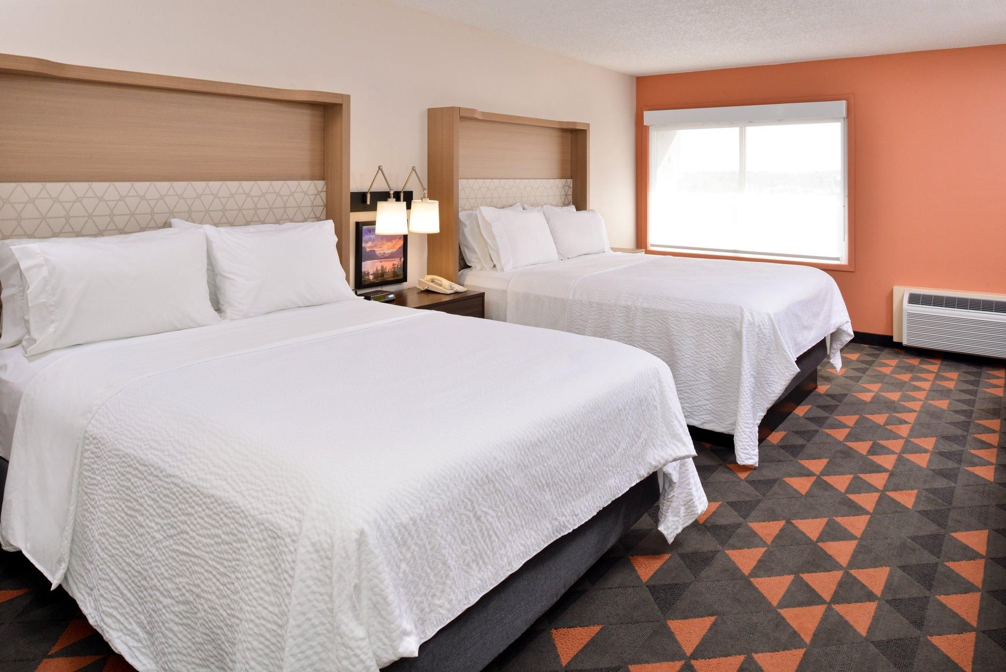 2 Queen Beds Standard Atrium View