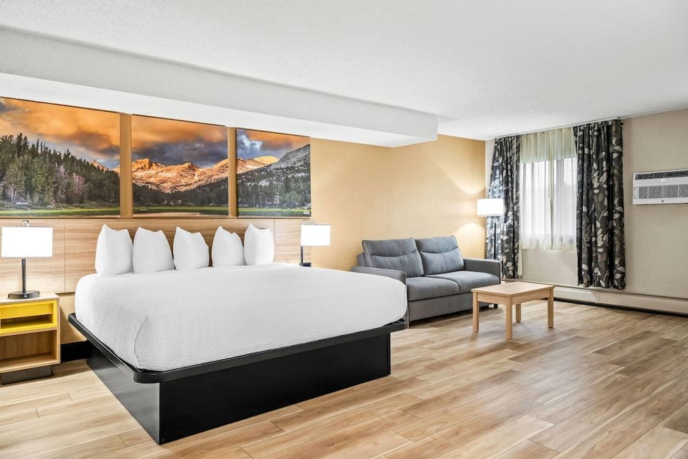 Deluxe Room, 1 King Bed, Non Smoking