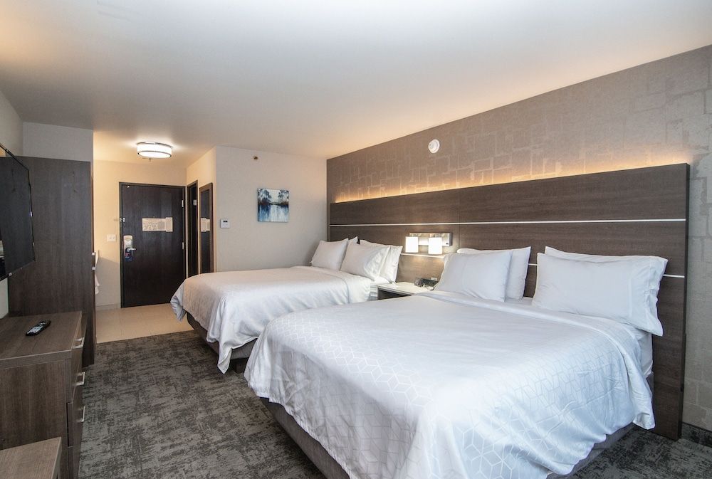 Standard Room, 2 Queen Beds, Accessible (Communications, Access Tub)