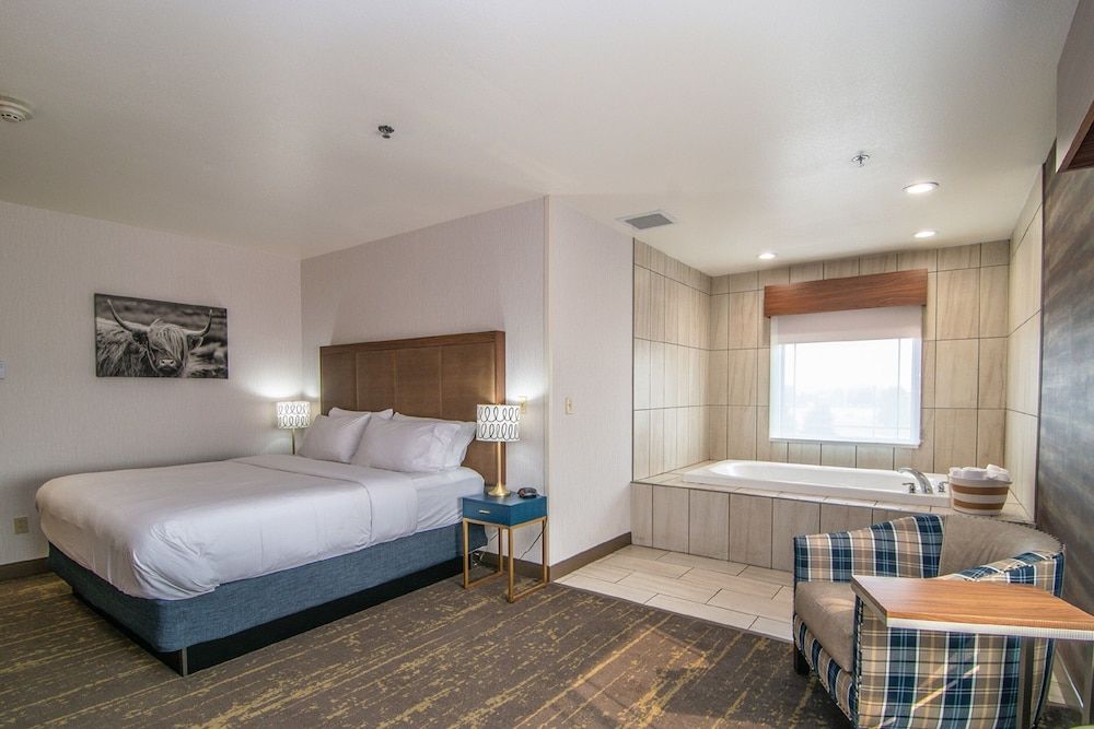 Suite, 1 Bedroom, Jetted Tub (Living Area)