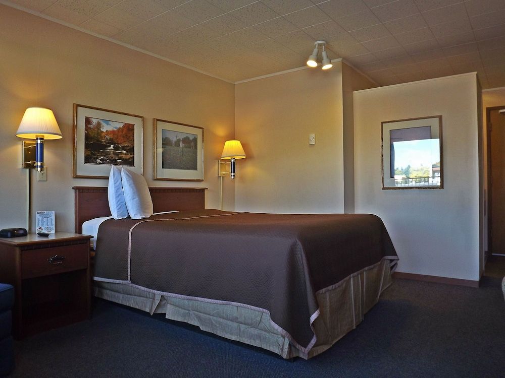 Standard Room, 1 Queen Bed