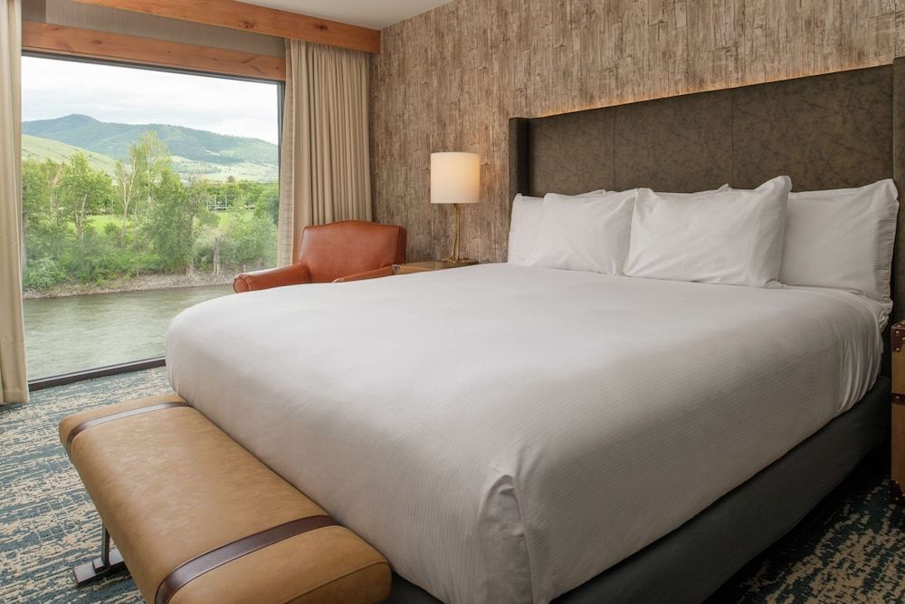 Junior Suite, One King Bed, River View