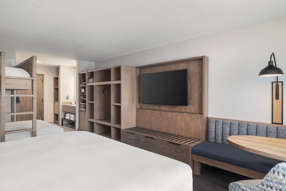 Room, Multiple Beds
