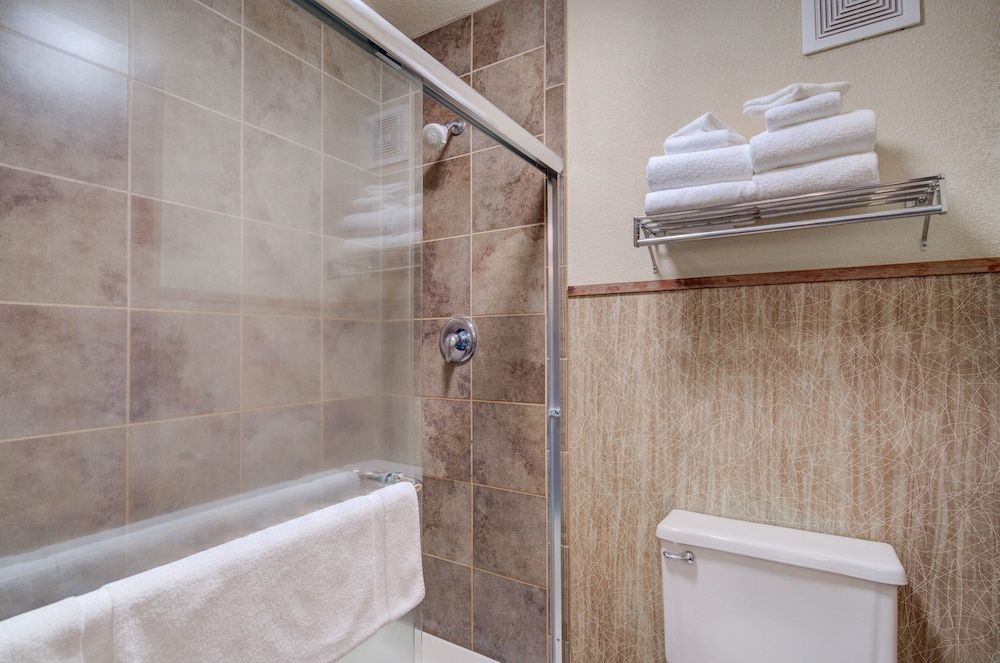 Holiday Inn West Yellowstone by IHG. Standard Room 7