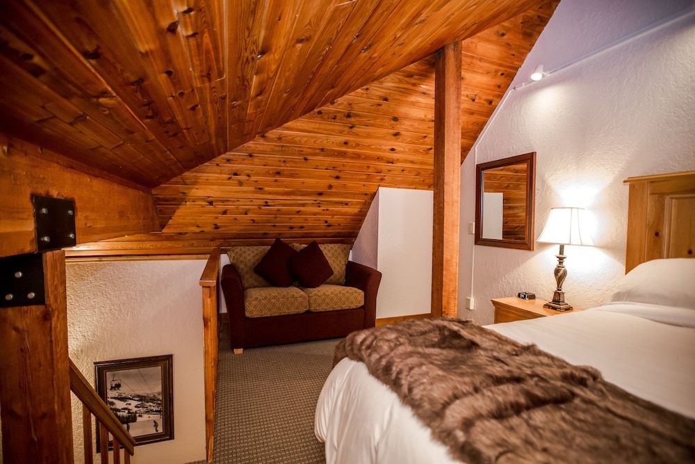 Deluxe Double Room Single Use, Refrigerator & Microwave