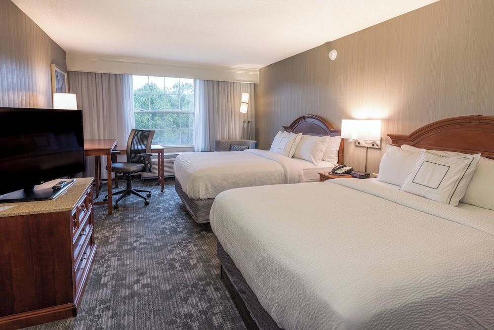 Room, 2 Queen Beds, Non Smoking (Mobility/Hearing Accessible, Tub)