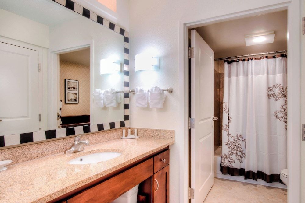 Suite, 1 Bedroom (Mobility/Hearing Accessible, Tub)