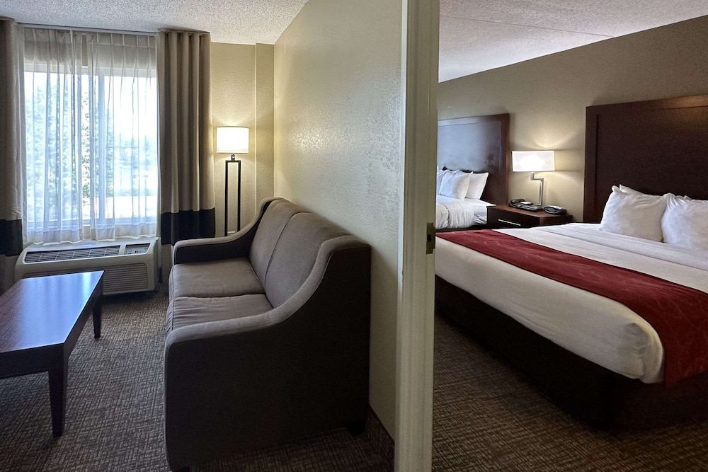 Suite, 2 Queen Beds, Non Smoking