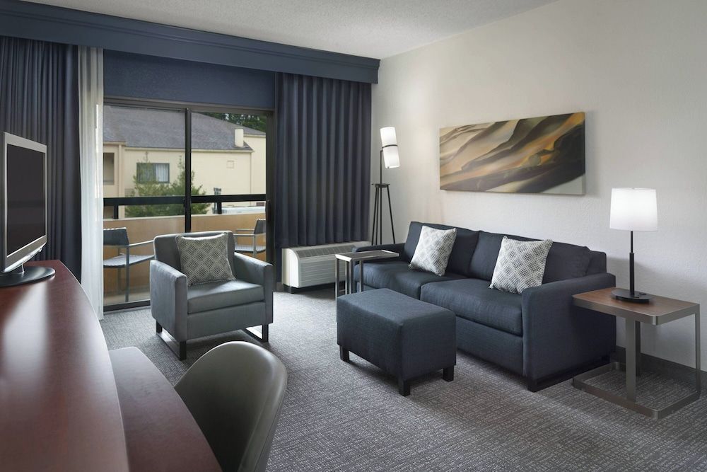 Suite, 1 Bedroom, Courtyard View (Hearing Accessible)