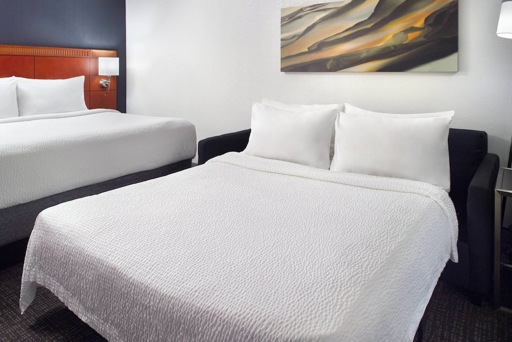 Room, 1 King Bed (Mobility/Hearing Access, Transf Shwr)