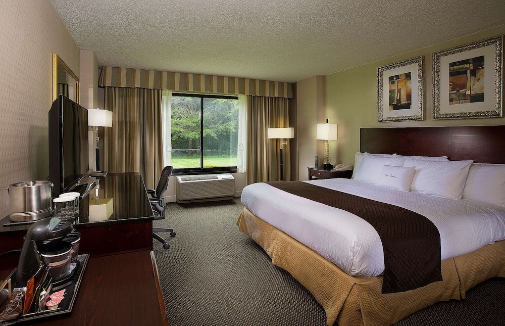 One King Bed, Non-Smoking, High Floor