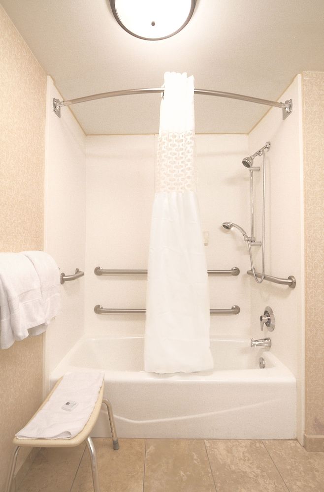 One Queen Bed, Non-Smoking, Accessible Tub