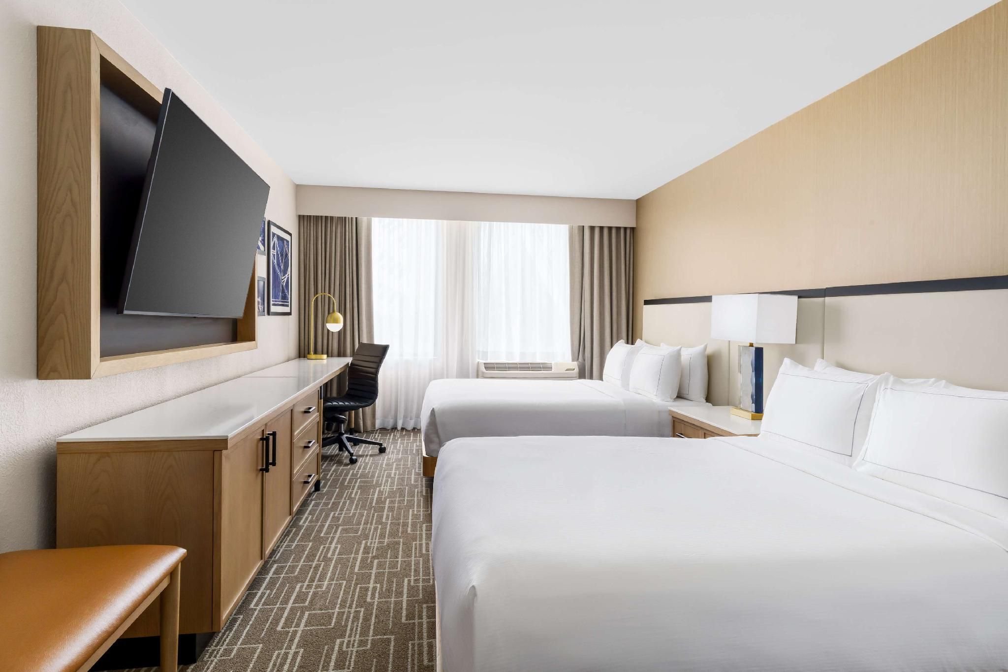 2 Queen Beds