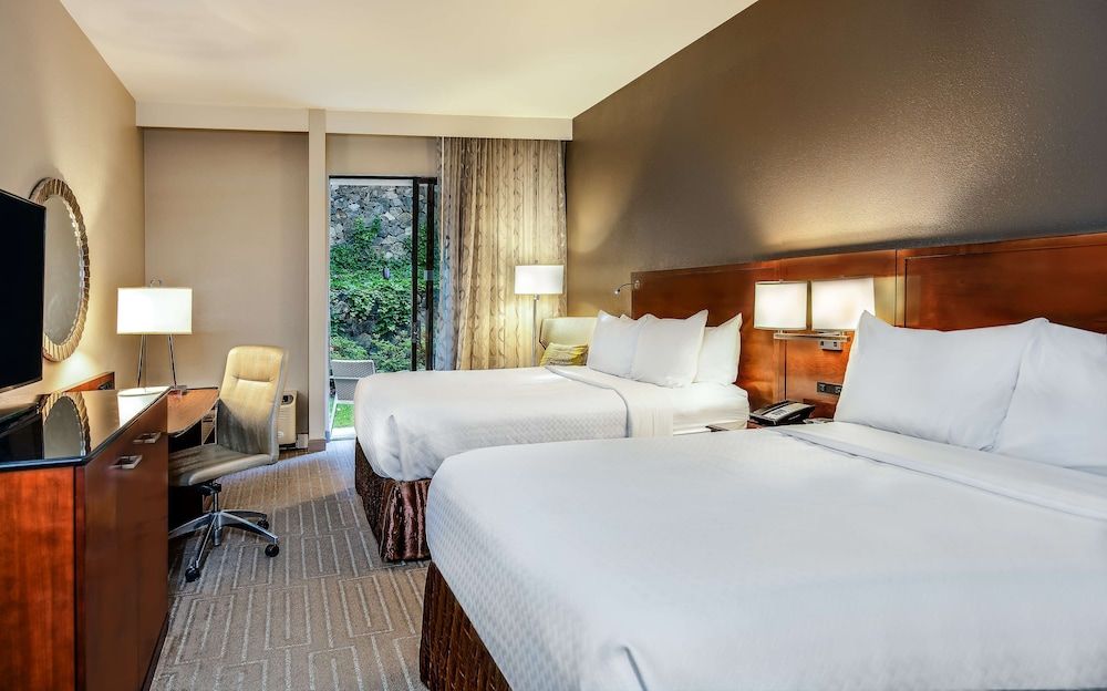 Deluxe Room, 2 Double Beds (Poolside)