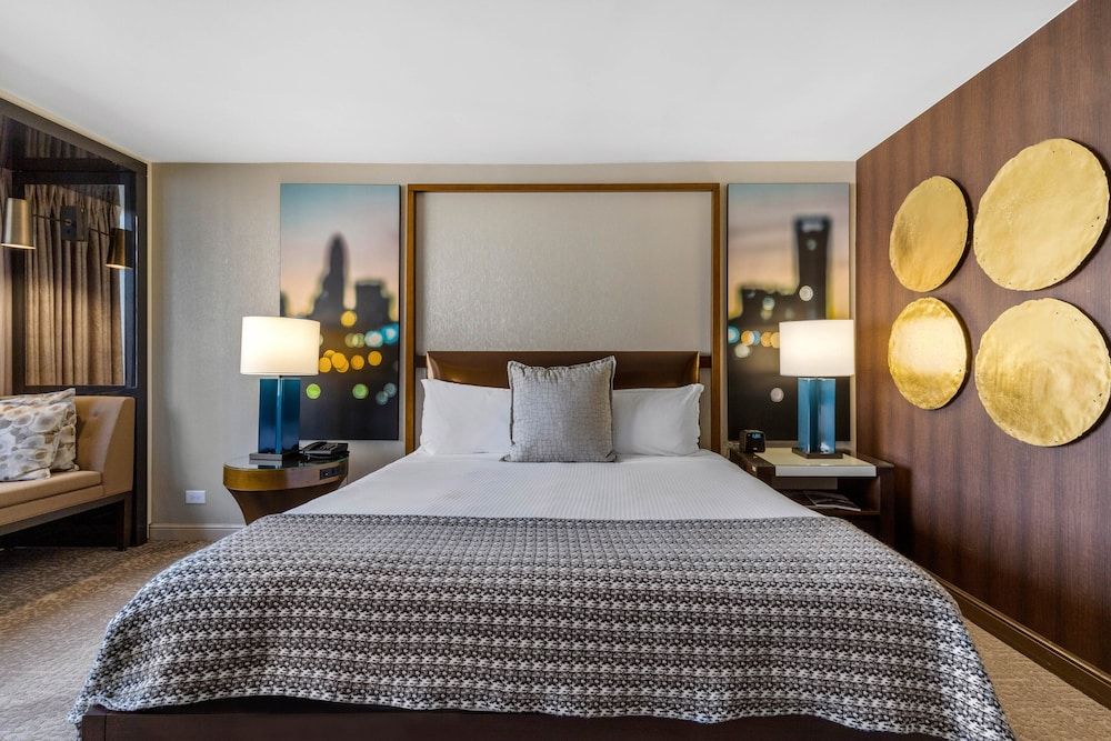 Deluxe Room, 1 King Bed, Accessible