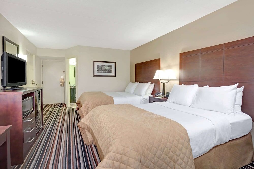 Room, 1 Double Bed, Accessible, Non Smoking (Roll-In Shower)
