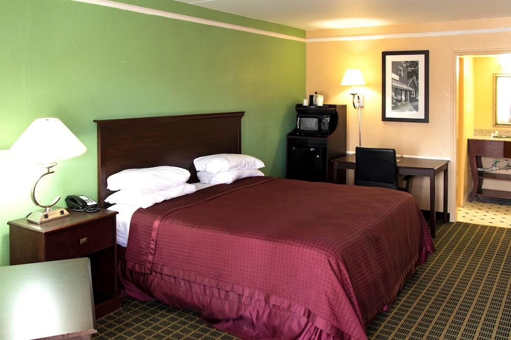 Deluxe Room, 1 King Bed, Non Smoking