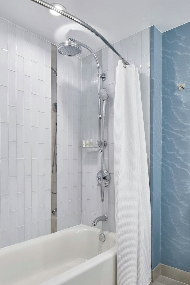 Executive Suite, 1 King Bed (Hearing Accessible)