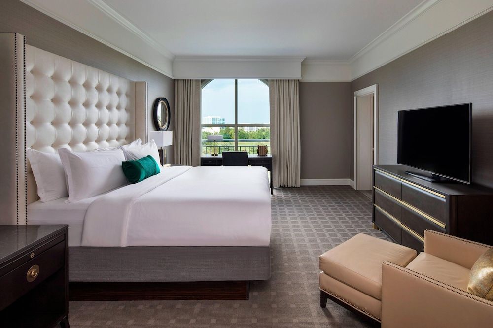 Presidential Suite, 1 King Bed, Balcony, Park View