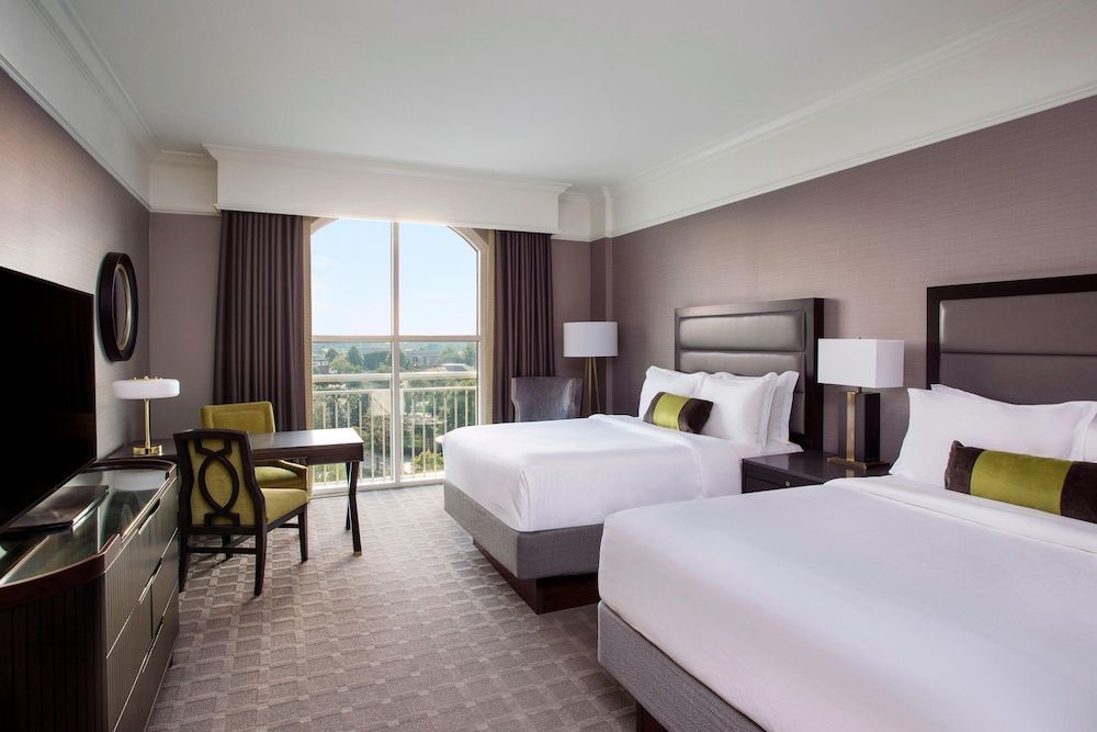 Deluxe Room, 2 Queen Beds (Mobility Accessible, Tub)