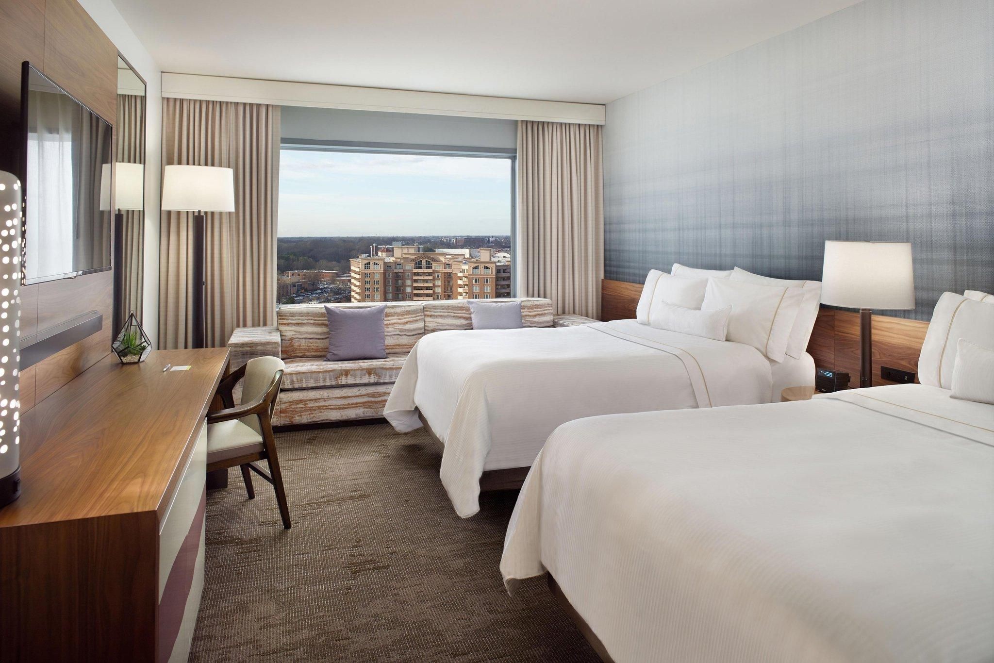 Deluxe Guest room, 2 Queen, High floor