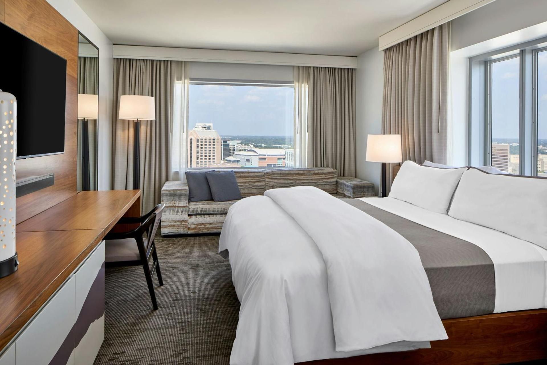 Uptown, Guest Room, 1 King, City View, Corner Room, High Floor