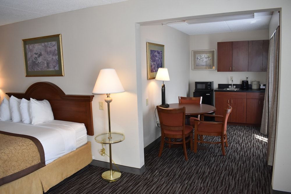 Studio Suite, 1 King Bed, Non Smoking