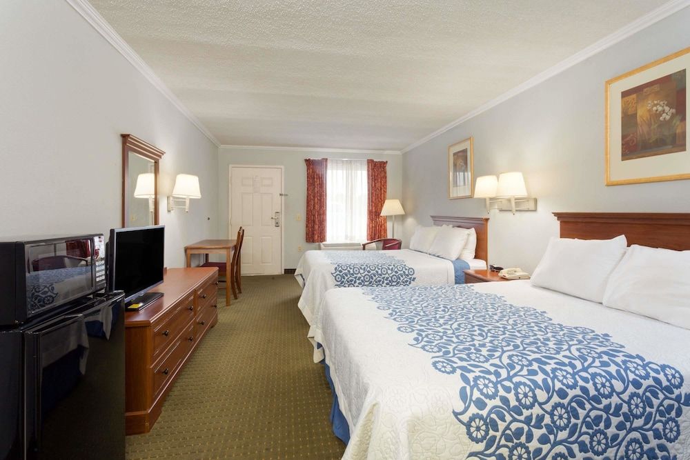 Standard Room, 1 King Bed, Smoking