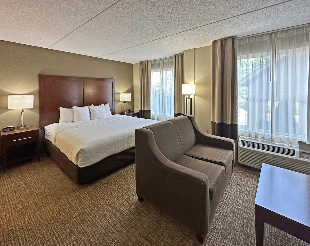 Suite, 1 King Bed, Non Smoking, Refrigerator & Microwave