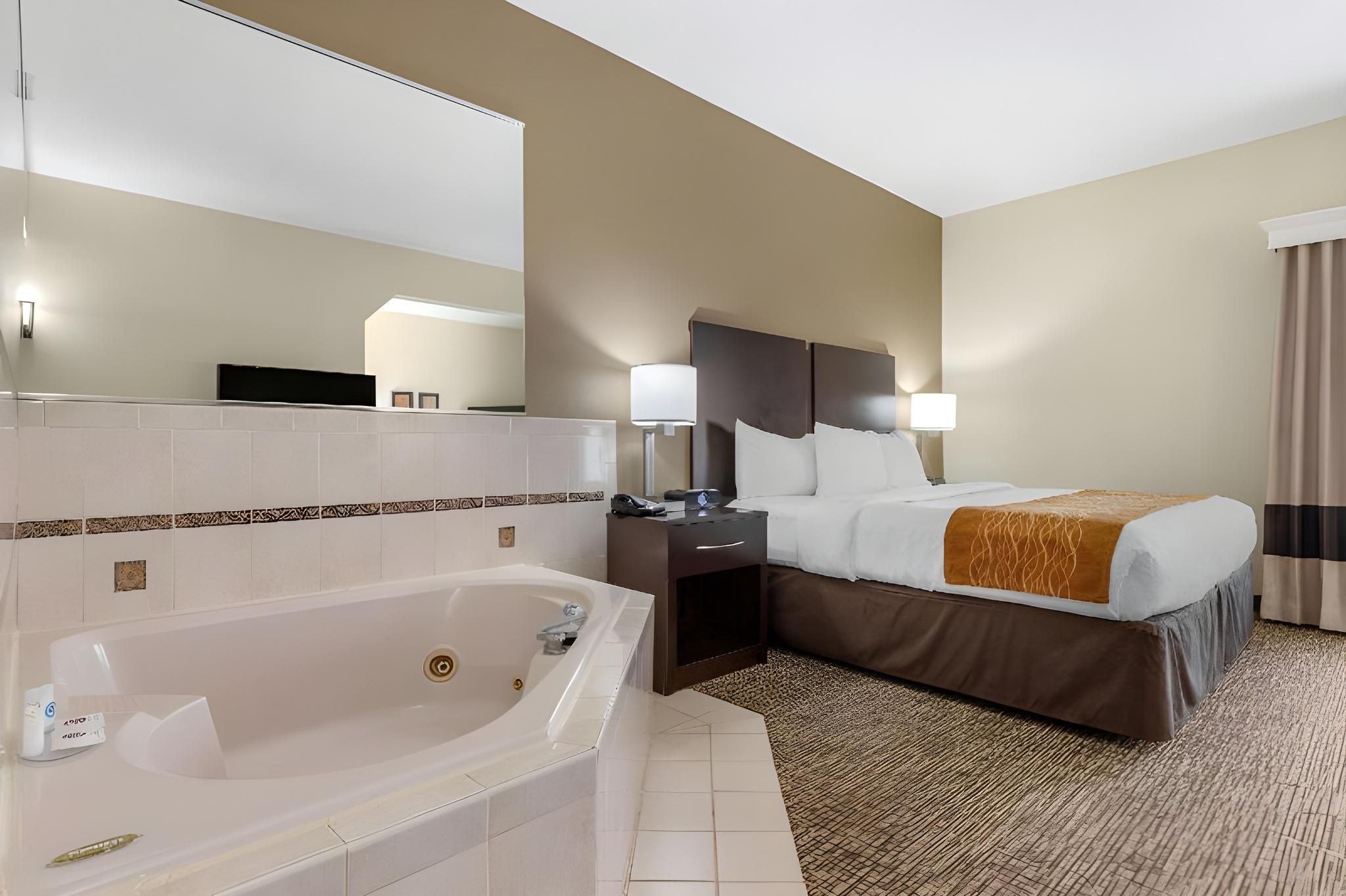 1 King Bed, Nonsmoking