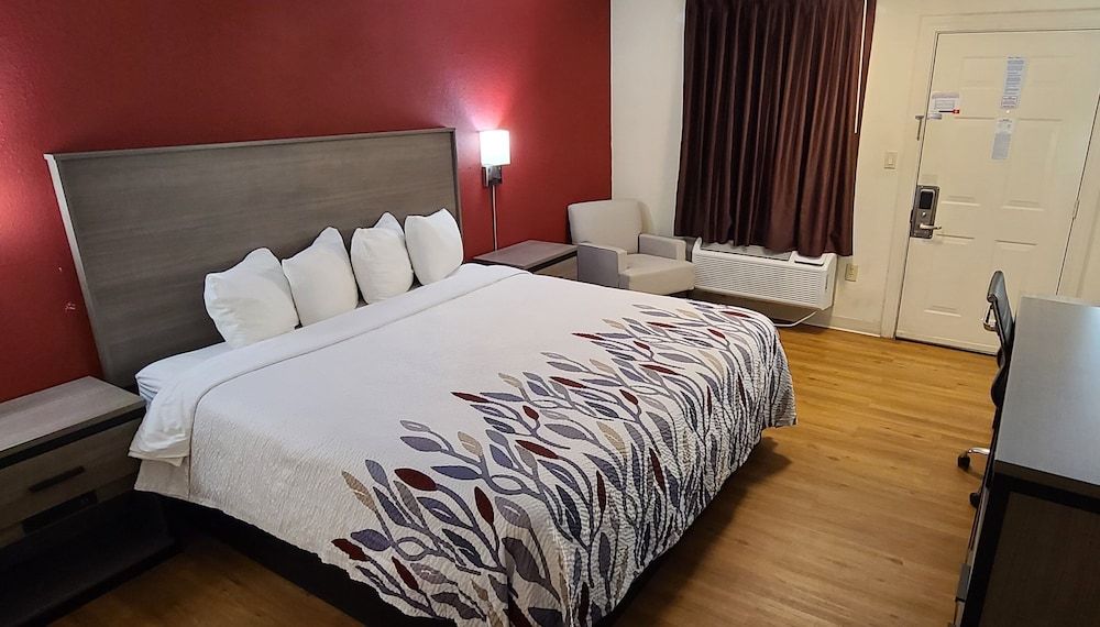 Deluxe Room, 1 King Bed, Non Smoking