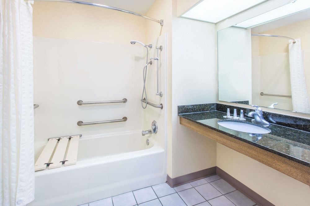 Room, 2 Double Beds, Accessible, Non Smoking (Mobility)