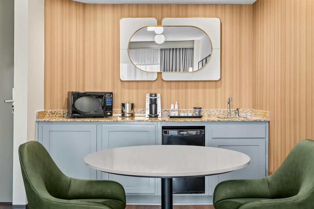 undefined DoubleTree Suites by Hilton Raleigh - Durham 2