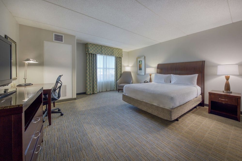 One King Bed, Non-Smoking, Accessible