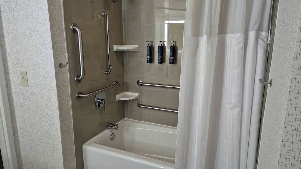 Hilton Durham near Duke University Two Queen Beds, Accessible 5