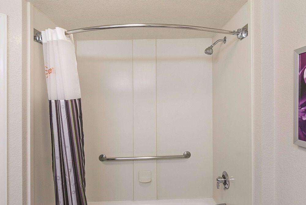 La Quinta Inn & Suites by Wyndham Univ Area Chapel Hill Room, 2 Double Beds, Non Smoking 6