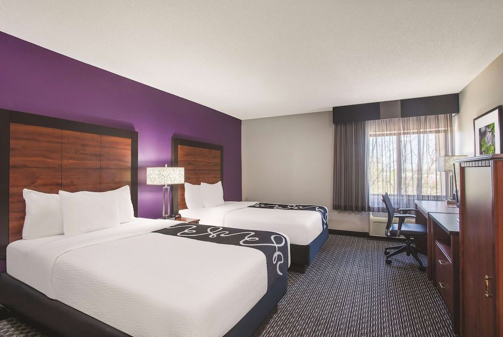 La Quinta Inn & Suites by Wyndham Univ Area Chapel Hill Room, 2 Double Beds, Non Smoking 2