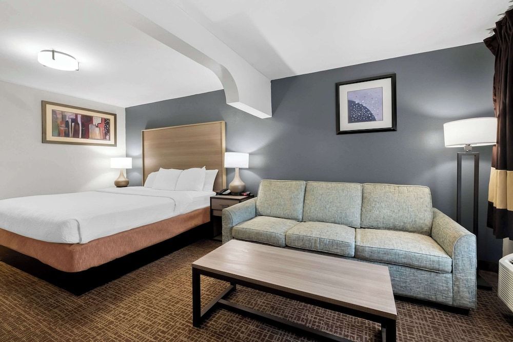 Suite, 1 King Bed, Non Smoking