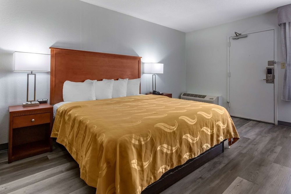 Standard Room, 1 King Bed, Non Smoking