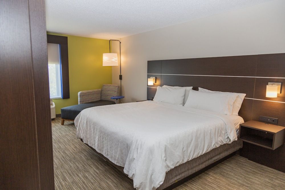Suite, 1 King Bed, Jetted Tub