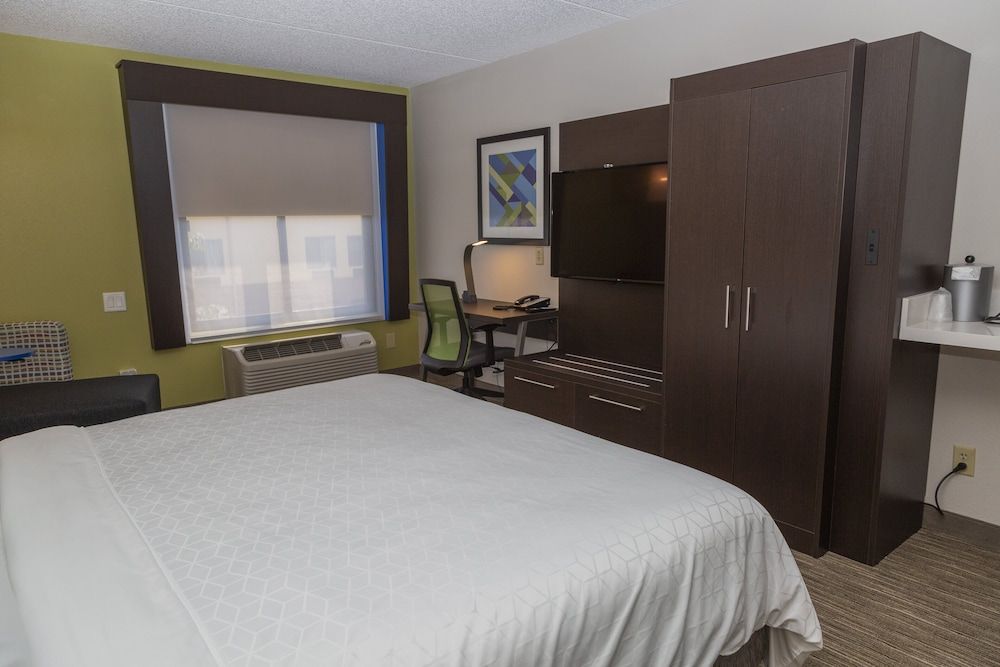 Standard Room, 1 King Bed, Accessible
