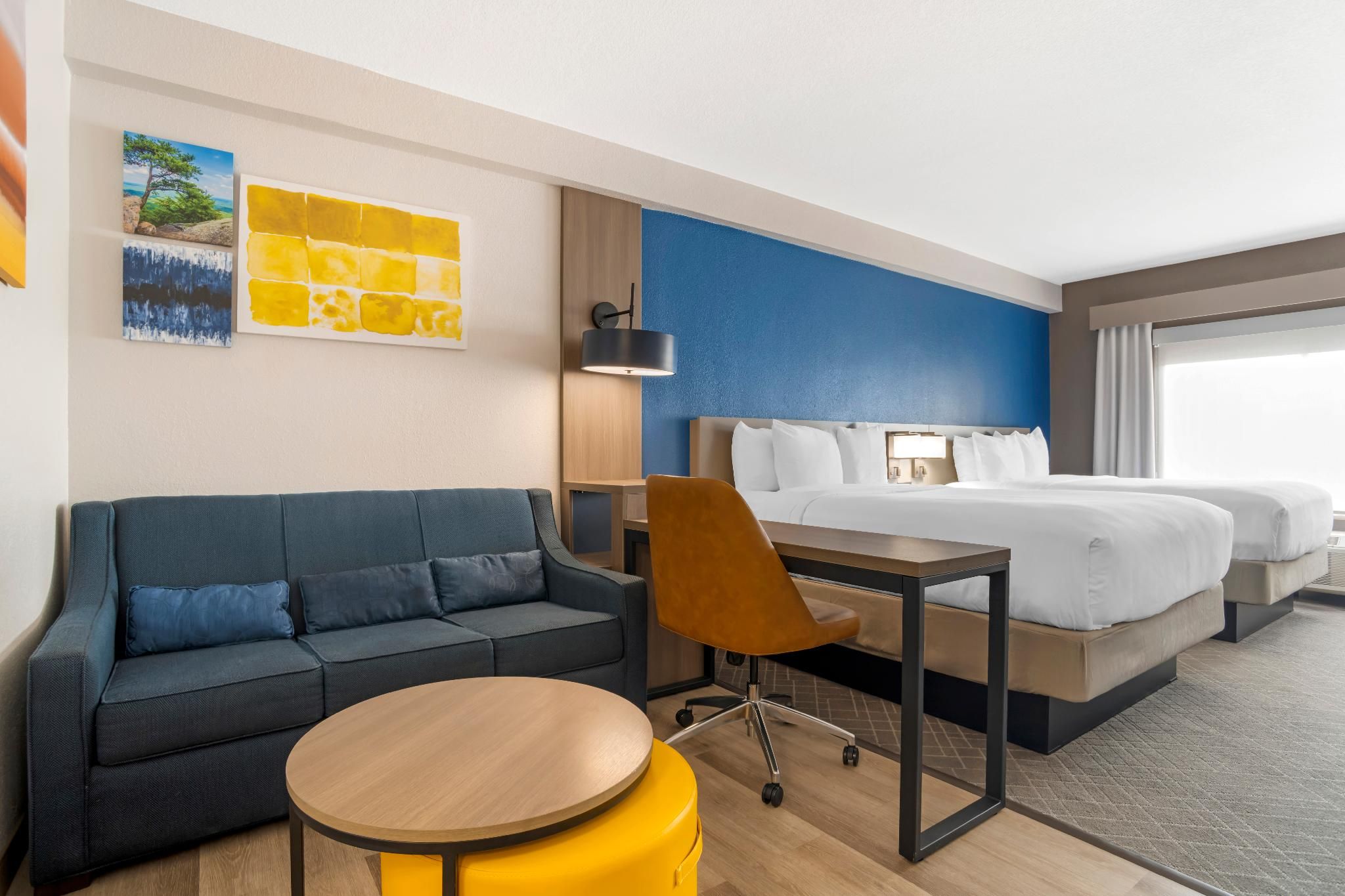 2 Queen Beds, Suite, Nonsmoking, Upgrade