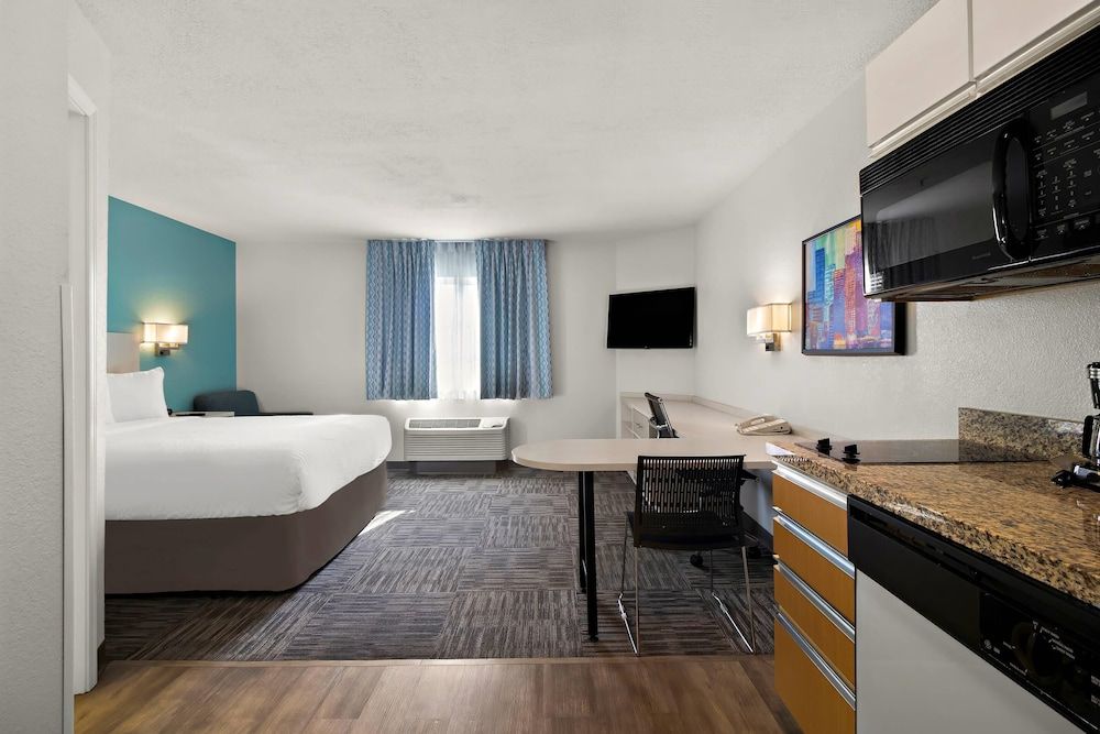 Standard Room, 1 Queen Bed, Non Smoking