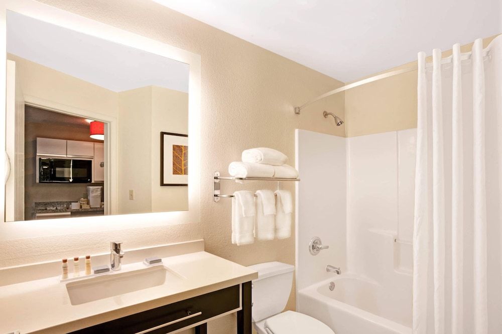 Suite, 1 Queen Bed with Sofa bed, Non Smoking