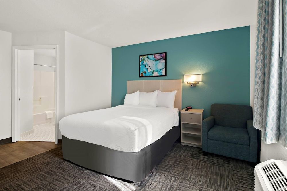 Standard Room, 1 Queen Bed, Non Smoking